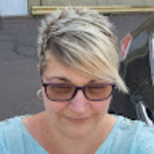 Meet your Posher, Angi